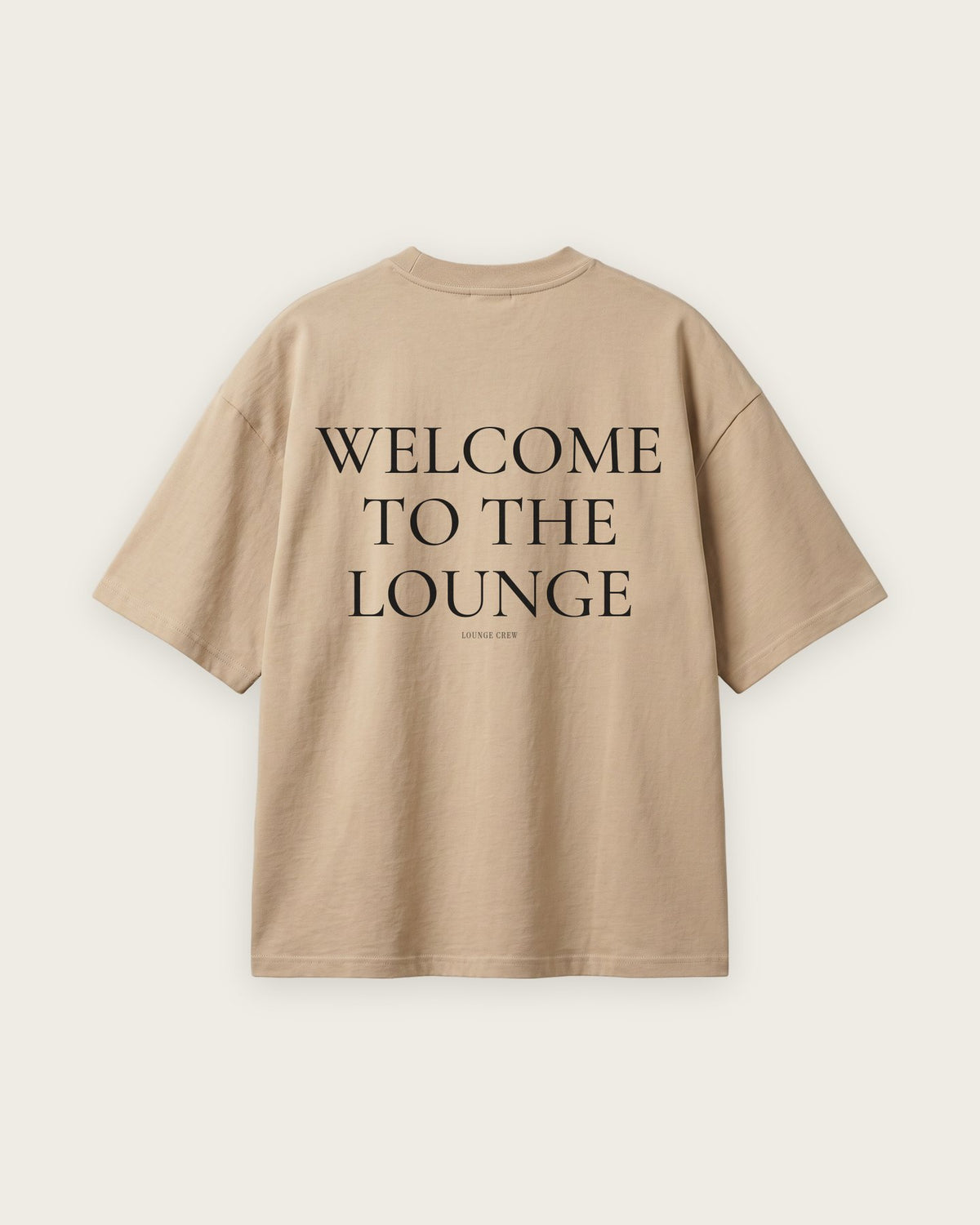 Camiseta Oversized “Welcome to the Lounge” — Areia