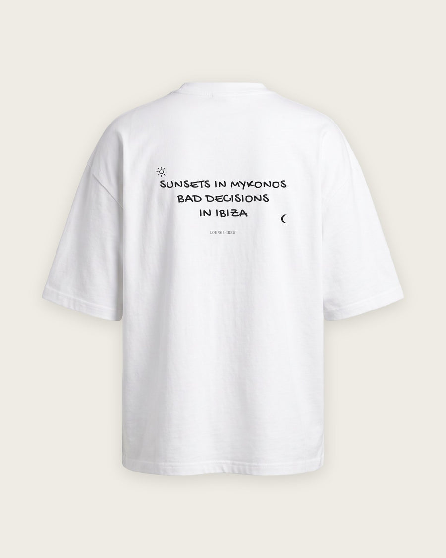Camiseta Oversized “Sunsets in Mykonos, Bad Decisions in Ibiza”