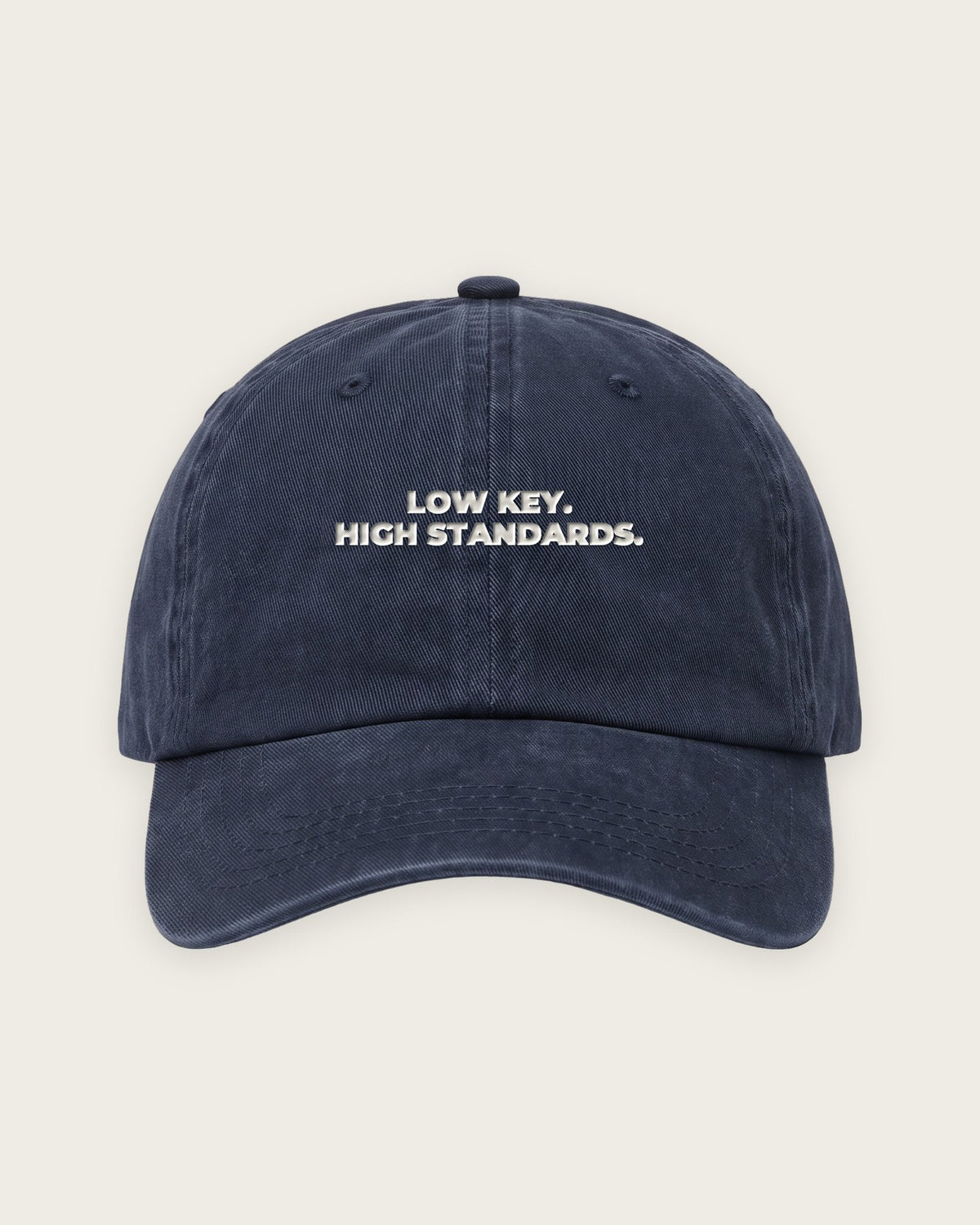 Boné Dad Hat “Low Key, High Standards” — Marinho