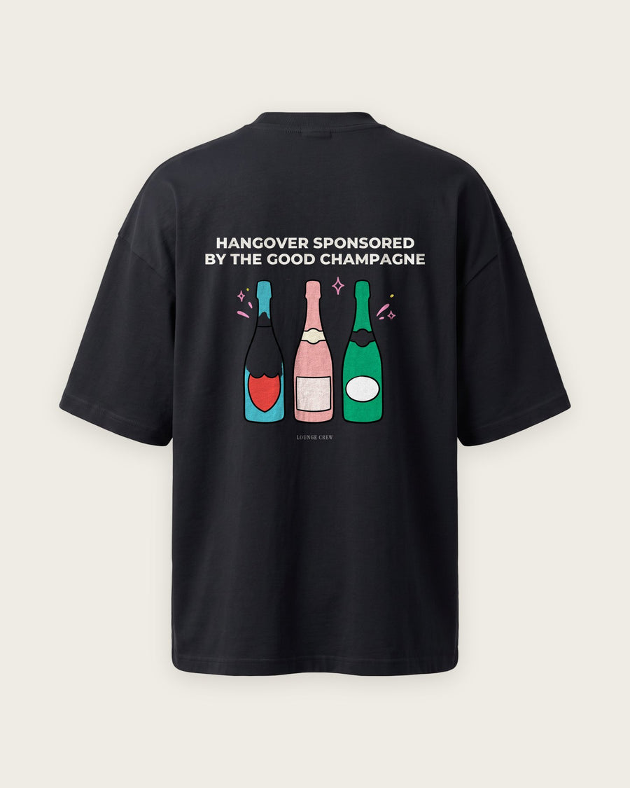 Camiseta Oversized “Hangover Sponsored by the Good Champagne”