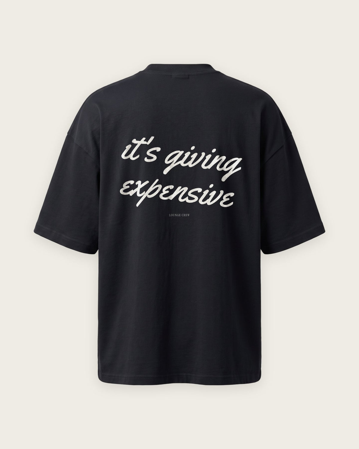 Camiseta Oversized “It's Giving Expensive” — Preto