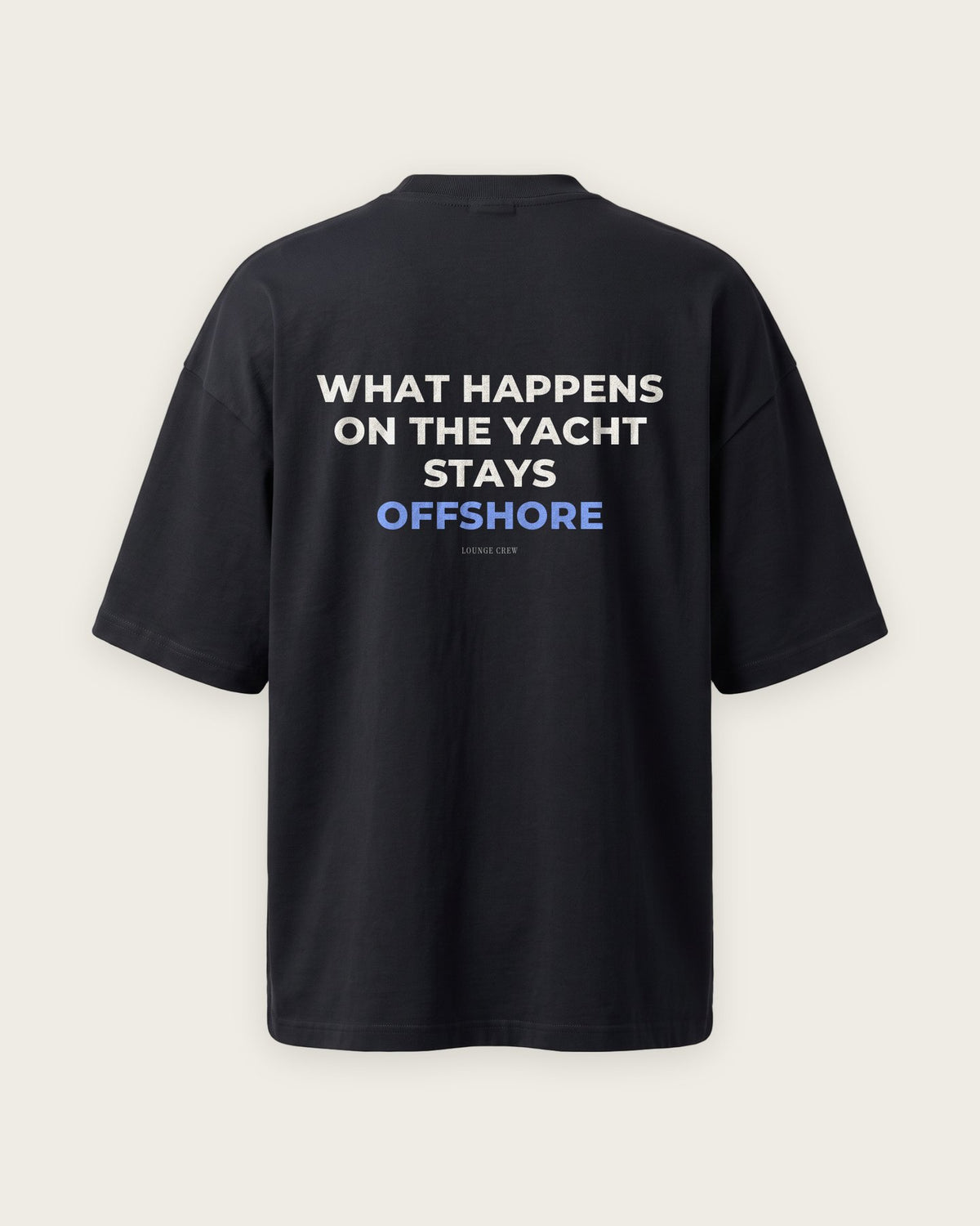 Camiseta Oversized “What Happens on the Yacht” — Preto